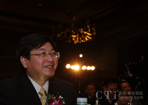  (t��ng)��114�T�������E������񿂽�(j��ng)��¶���_(k��i)�ĵ�΢Ц