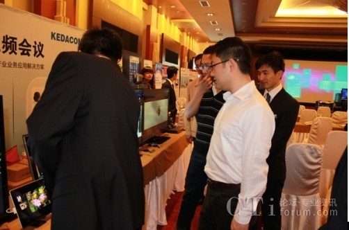 �����ˆT��B��ҕ�lϵ�y(t��ng)չʾ�^(q��)�ĸ��(xi��ng)�O(sh��)��